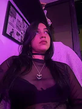 Snapshot of Kattze_ chatting on July 4, 1:56 am Kattze online show from July 4, 1:56 am