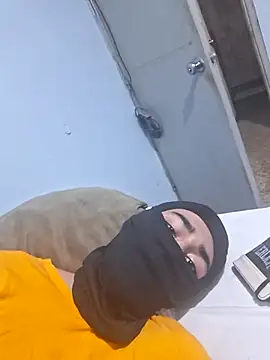 Snapshot of Frankito56 chatting on April 8, 9:37 pm Frankito56 online show from April 8, 9:37 pm