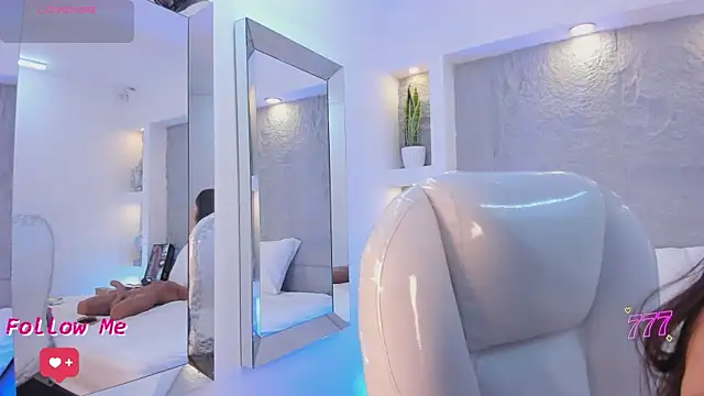 Snapshot of NicolSantos chatting on July 9, 11:47 am NicolSantos online show from July 9, 11:47 am