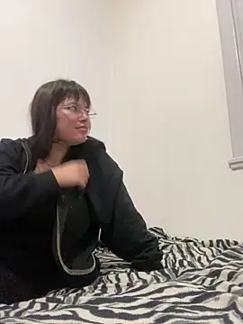 cherryxxox online show from May 6, 2:08 am