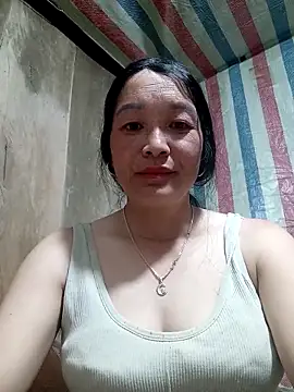 Snapshot of vanlucky2 chatting on April 9, 12:32 pm vanlucky2 online show from April 9, 12:32 pm