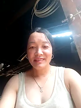 Snapshot of vanlucky2 chatting on April 14, 2:39 am vanlucky2 online show from April 14, 2:39 am