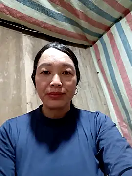 Snapshot of vanlucky2 chatting on April 30, 11:42 pm vanlucky2 online show from April 30, 11:42 pm