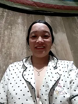 Snapshot of vanlucky2 chatting on May 15, 10:44 am vanlucky2 online show from May 15, 10:44 am