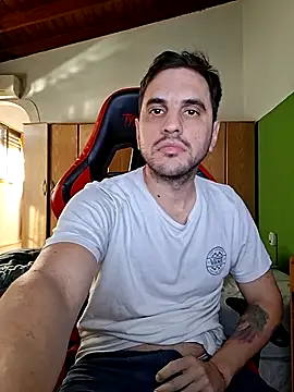 Gonza42OArg online show from April 12, 7:52 pm