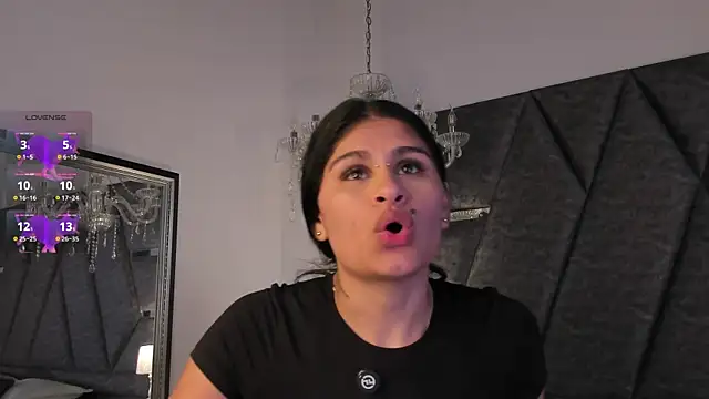 Snapshot of Cleopattra chatting on May 31, 7:04 pm Cleopattra online show from May 31, 7:04 pm