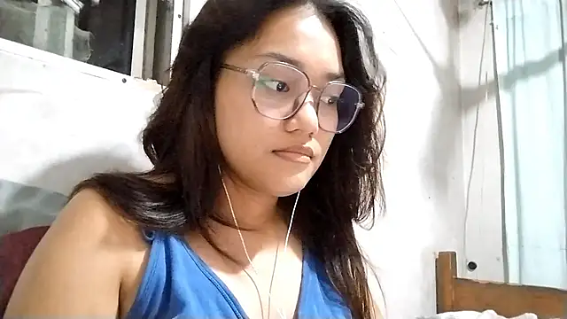 Snapshot of OliviaCarchi chatting on May 16, 1:32 pm OliviaCarchi online show from May 16, 1:32 pm