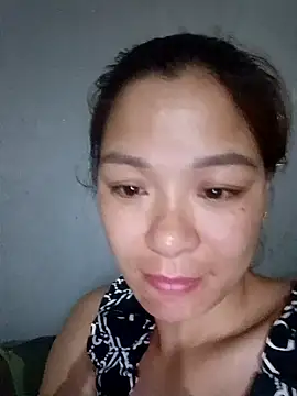 Snapshot of mia0033 chatting on April 19, 6:21 pm mia0033 online show from April 19, 6:21 pm