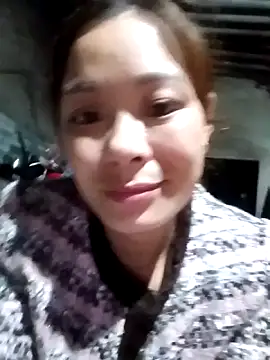 Snapshot of mia0033 chatting on April 23, 11:09 am mia0033 online show from April 23, 11:09 am