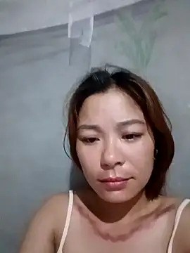 Snapshot of mia0033 chatting on May 15, 10:06 pm mia0033 online show from May 15, 10:06 pm