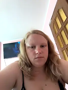 wildaurax online show from May 8, 7:36 am