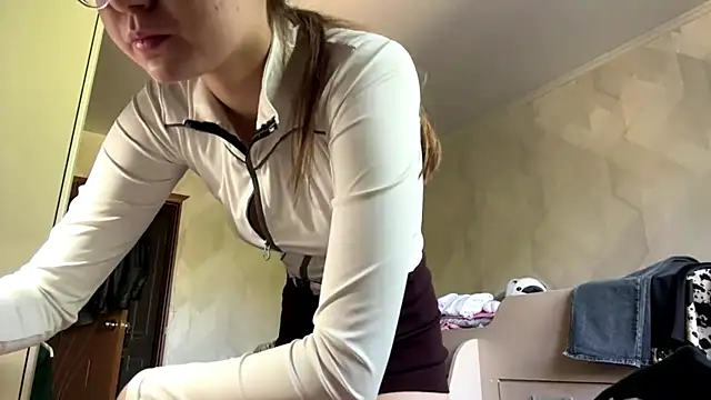 UncaringArtery online show from May 17, 6:33 am