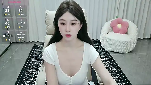 Snapshot of LUNYI-CC chatting on July 7, 12:42 pm LUNYI-CC online show from July 7, 12:42 pm