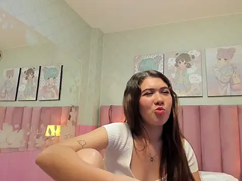 Snapshot of Hellencute18_ chatting on April 11, 11:31 pm Hellencute18 online show from April 11, 11:31 pm