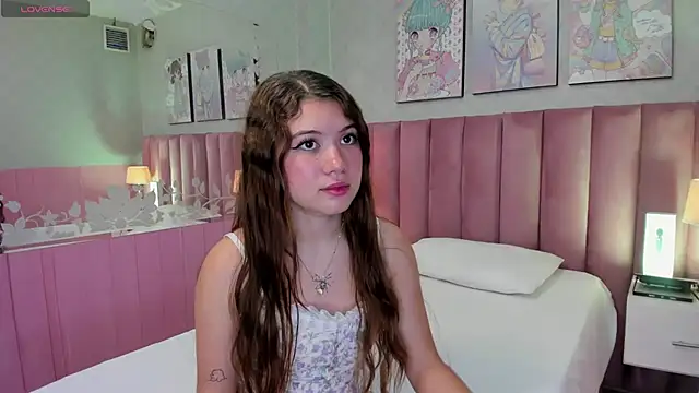 Hellencute18  online show from July 16, 11:05 am