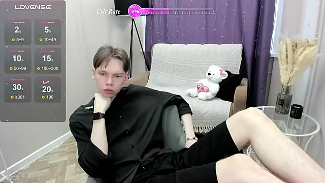 Snapshot of EliotMars chatting on May 15, 11:17 am EliotMars online show from May 15, 11:17 am