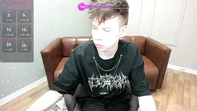 Snapshot of EliotMars chatting on May 24, 11:04 am EliotMars online show from May 24, 11:04 am