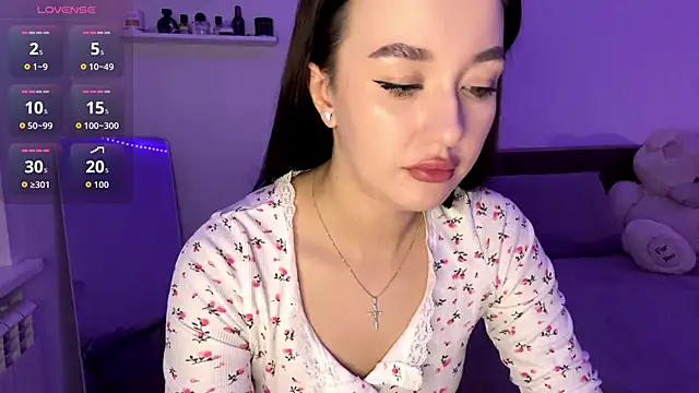 Snapshot of SophieLaine chatting on April 26, 7:00 pm SophieLaine online show from April 26, 7:00 pm
