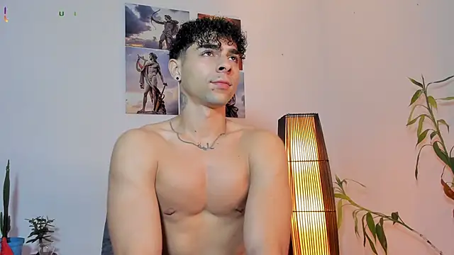 Snapshot of Alex_zt7 chatting on June 8, 5:24 pm Alex zt7 online show from June 8, 5:24 pm
