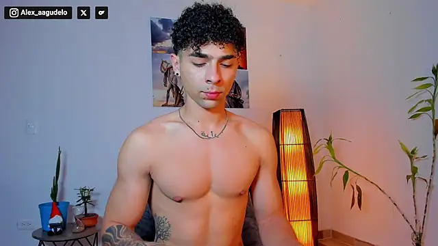 Snapshot of Alex_zt7 chatting on July 10, 5:04 pm Alex zt7 online show from July 10, 5:04 pm