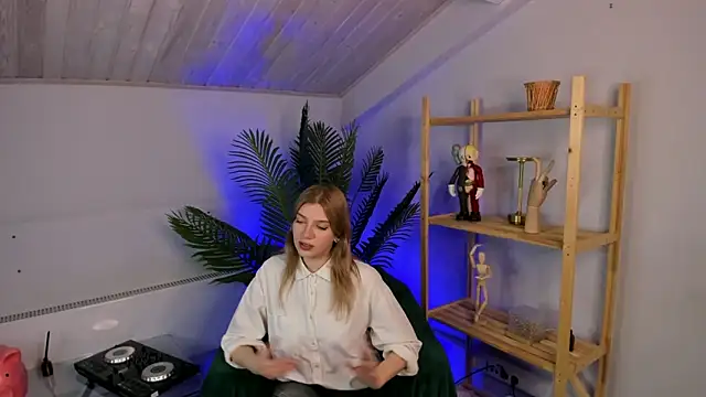 GloriaCwik online show from April 9, 2:33 pm