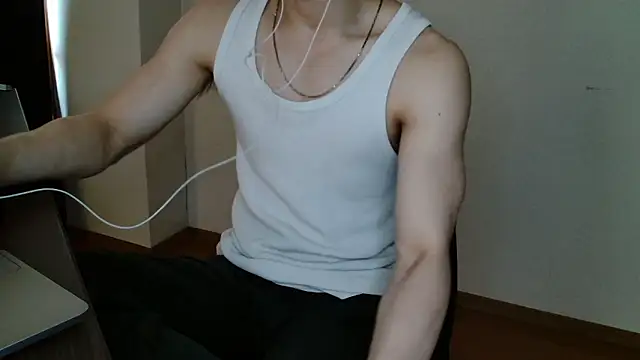Snapshot of LEO1955 chatting on April 25, 7:11 am LEO1955 online show from April 25, 7:11 am