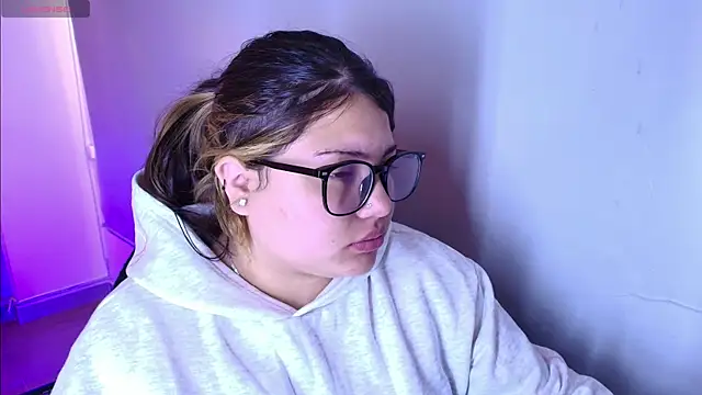 Snapshot of Dreamboo__ chatting on May 9, 11:37 am Dreamboo online show from May 9, 11:37 am