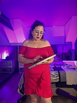 Snapshot of Jenifer_cruz chatting on April 11, 7:45 am Jenifer cruz online show from April 11, 7:45 am