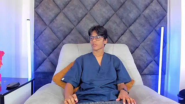 LiamKron online show from May 2, 11:26 am