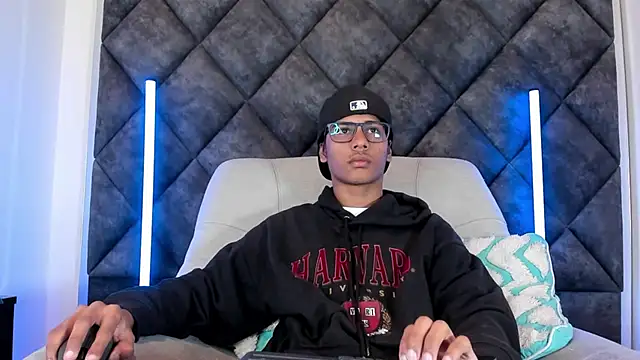 LiamKron online show from May 21, 10:44 am