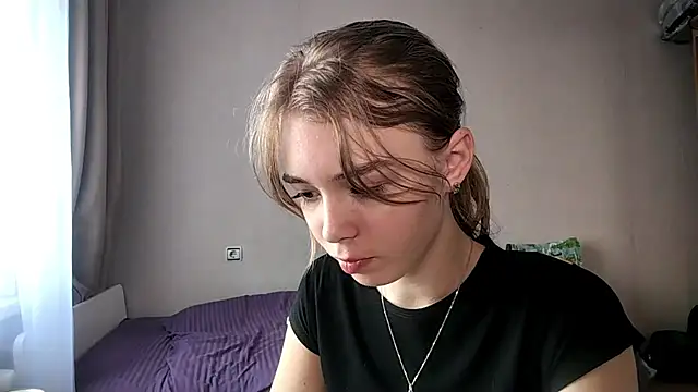 Snapshot of HebrewRiding chatting on May 9, 8:08 am HebrewRiding online show from May 9, 8:08 am