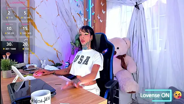 Dafne kee online show from June 26, 2:43 pm