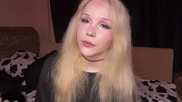 alicauwumeow online show from April 12, 10:15 pm