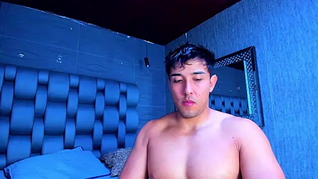 alangreek1 online show from April 25, 12:35 am
