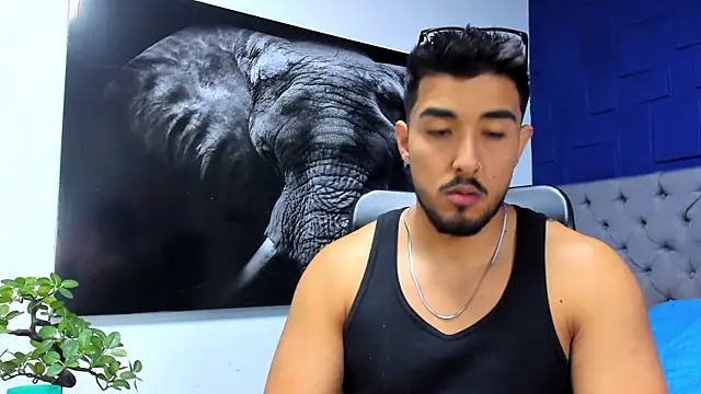 Snapshot of alangreek1 chatting on June 2, 1:51 am alangreek1 online show from June 2, 1:51 am