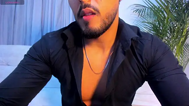 Snapshot of alangreek1 chatting on July 11, 1:52 am alangreek1 online show from July 11, 1:52 am