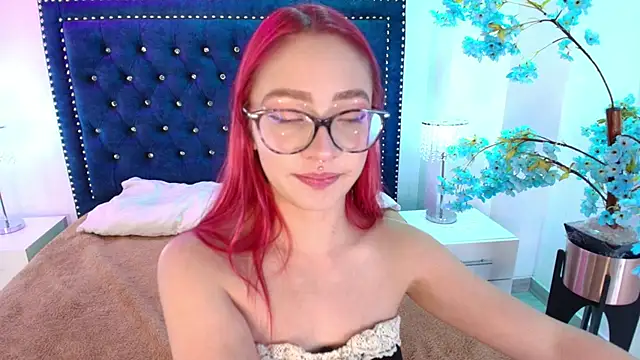 Amelie adams online show from May 2, 11:15 am