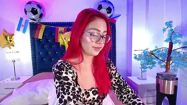 Snapshot of Amelie_adams chatting on July 2, 11:16 am Amelie adams online show from July 2, 11:16 am