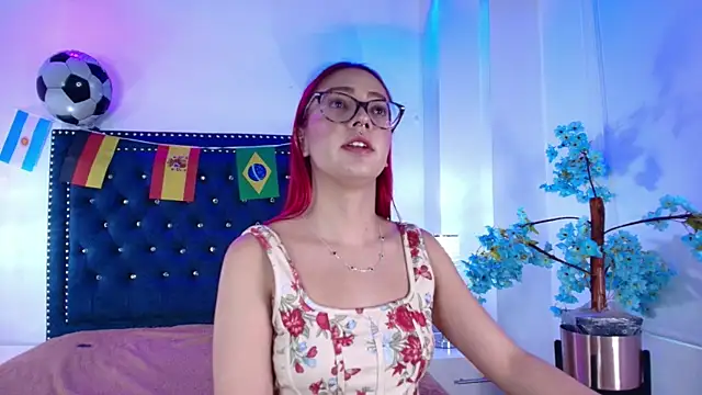 Snapshot of Amelie_adams chatting on July 16, 11:05 am Amelie adams online show from July 16, 11:05 am