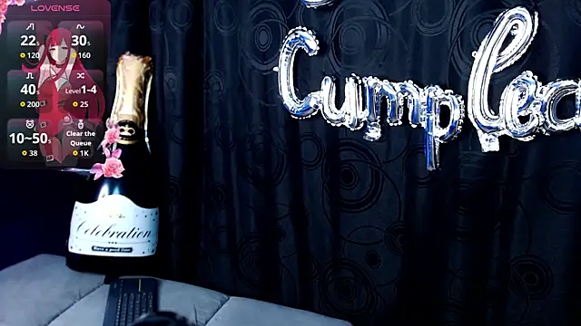 Snapshot of KiomyVamp chatting on July 21, 4:42 pm KiomyVamp online show from July 21, 4:42 pm