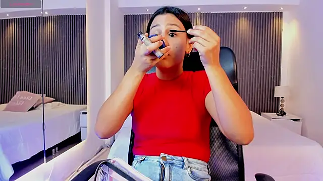 Snapshot of arianarousee chatting on June 2, 5:48 pm arianarousee online show from June 2, 5:48 pm