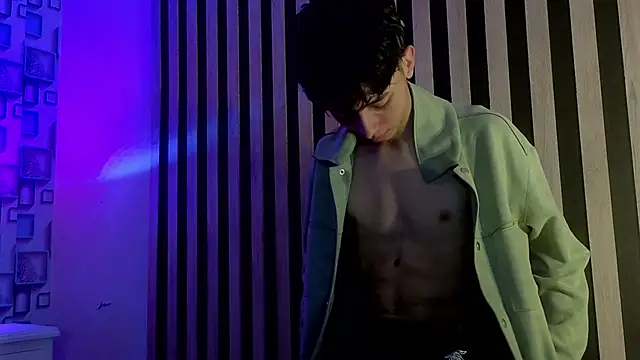 Snapshot of Twink_Sebas7 chatting on June 6, 12:21 pm Twink Sebas7 online show from June 6, 12:21 pm
