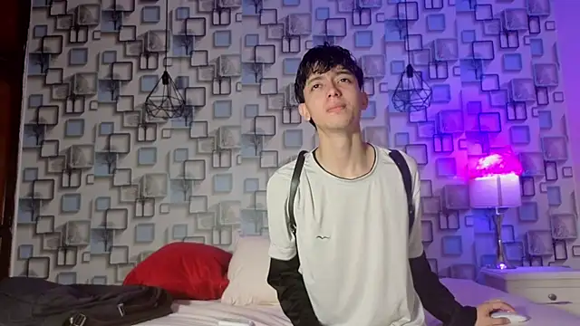 Snapshot of Twink_Sebas7 chatting on June 10, 12:15 pm Twink Sebas7 online show from June 10, 12:15 pm
