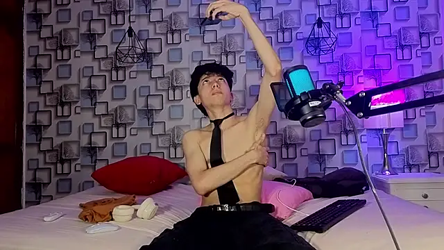 Snapshot of Twink_Sebas7 chatting on June 12, 12:26 pm Twink Sebas7 online show from June 12, 12:26 pm