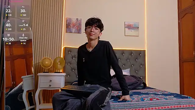 Snapshot of Twink_Sebas7 chatting on July 14, 12:44 pm Twink Sebas7 online show from July 14, 12:44 pm