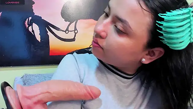 Snapshot of Cassle_ibarra_x chatting on May 6, 10:31 am Cassle ibarra x online show from May 6, 10:31 am