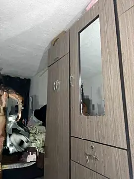 Snapshot of irina9 chatting on April 11, 1:32 am irina9 online show from April 11, 1:32 am