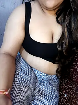 FATTY GIRLl online show from April 9, 4:12 pm