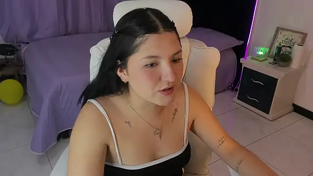 Snapshot of Celestee_21 chatting on July 6, 10:23 pm Celestee 21 online show from July 6, 10:23 pm