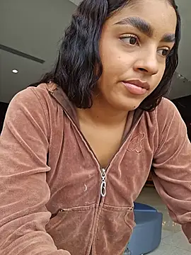 Snapshot of Milu_Luthor chatting on May 4, 4:03 pm Milu Luthor online show from May 4, 4:03 pm